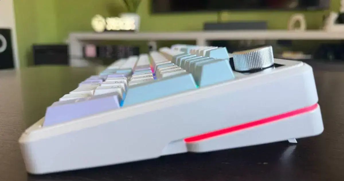 Epomaker TH99 Pro: O Teclado Mecânico Acessível que Surpreende