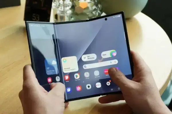 Foldables wide e 'Air' super‑grandes chegam em 2026; preços sobem