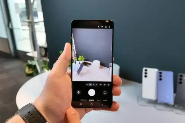 Galaxy S26: como recuperar o modo Noite na câmera com Camera Assistant