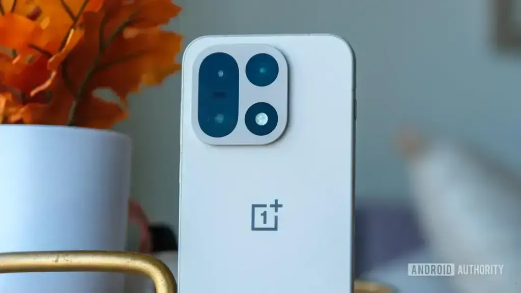 OnePlus 16 pode trazer periscópio 200MP e apostar em zoom potente