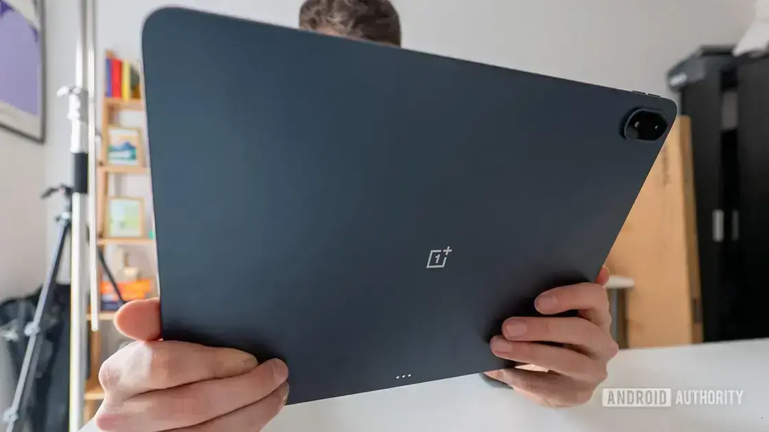 Rumor: OnePlus com tablet de 12” e Snapdragon 8 Gen 5, bateria 12.000mAh