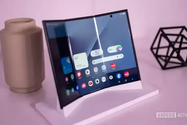 Samsung descontinua venda do Galaxy Z TriFold após poucos meses