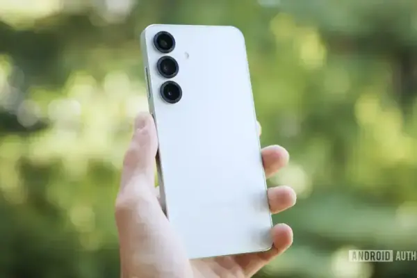 Samsung traz gesto de raise-to-talk com o Bixby para a One UI 9