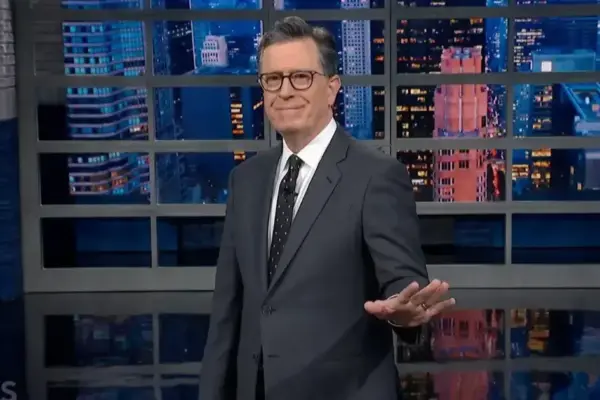 Stephen Colbert rejeita a "piedade" do público após piada sobre a guerra no Irã