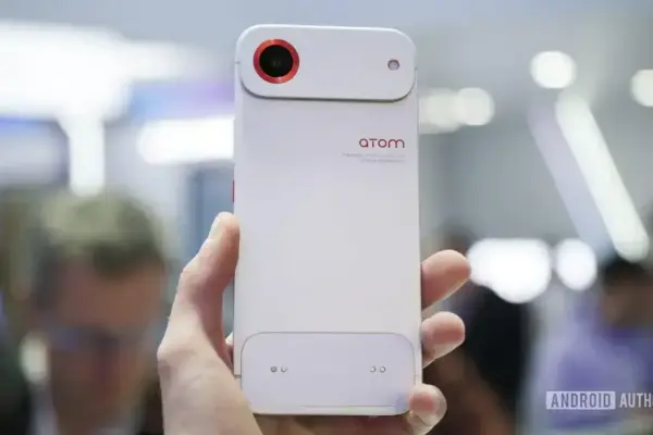 TECNO integra OpenClaw ao assistente Ella para automatizar tarefas exibidas