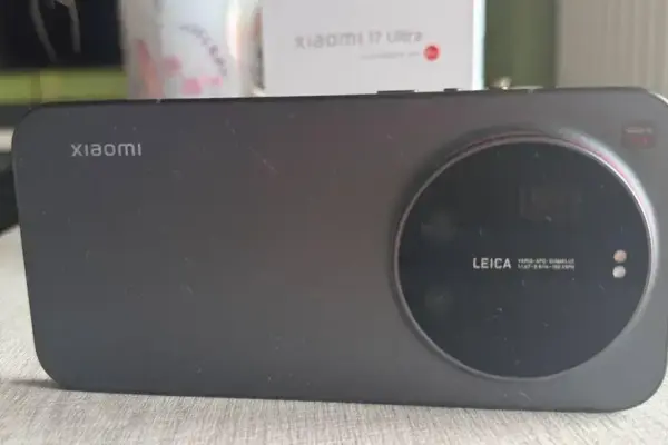 Xiaomi 17 Ultra: hardware espetacular, mas o HyperOS complica tudo