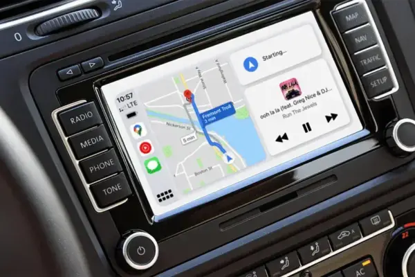 Apple CarPlay ganha suporte ao Google Meet para chamadas enquanto dirige