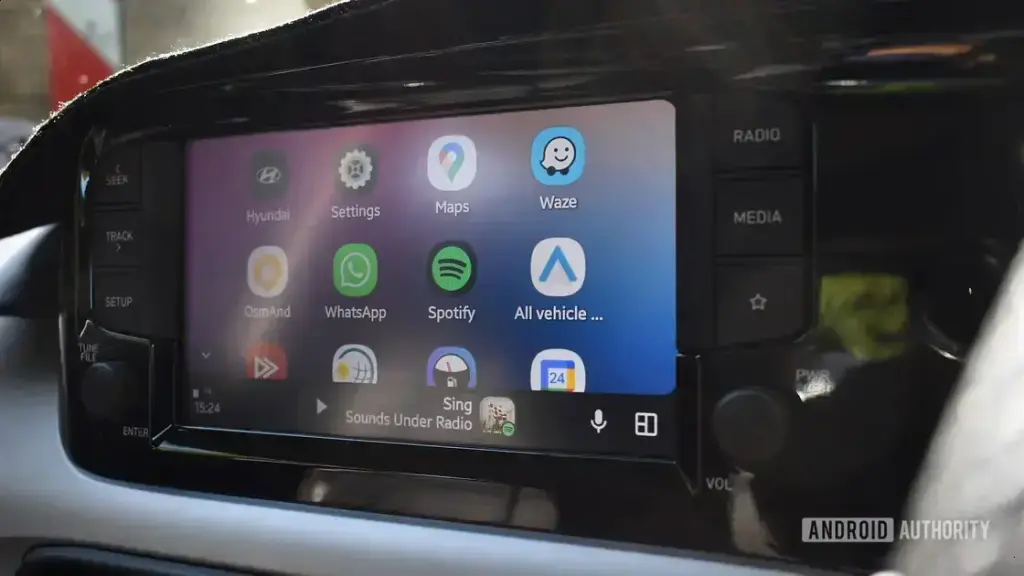 Bug no Android Auto 16: O Google Assistente alterna com o Gemini