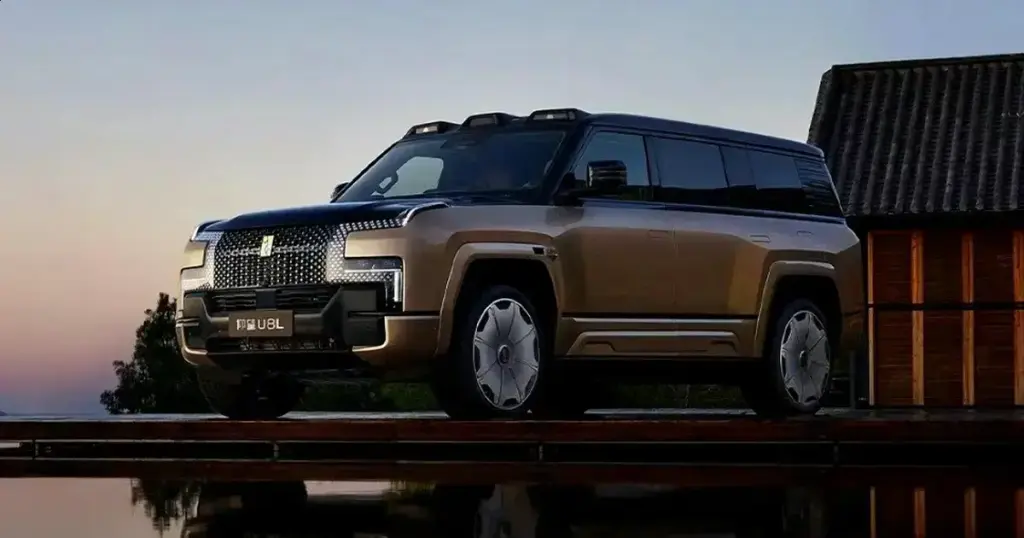 BYD Yangwang U8L: O SUV de Luxo que Foca no Conforto