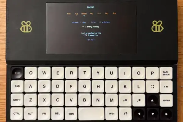 Conheça o Bee Write Back, a máquina de escrever sem distrações