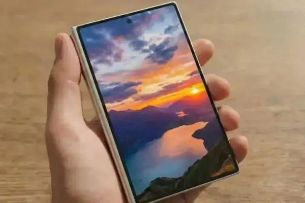 Galaxy Z Fold 8 Wide: O dobrável mais fino e com tela quase quadrada da Samsung