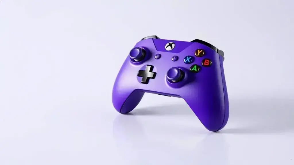 Hyperkin lança versão colorida do controle para Xbox em roxo