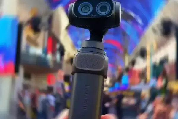 Insta360 Luna Ultra: A câmera com zoom de 6x e design modular