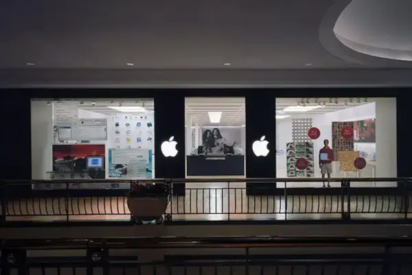 Apple celebra 25 anos de inovação com suas primeiras lojas físicas