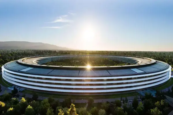 Apple ultrapassa US$300 com impulso do AI antes da WWDC26