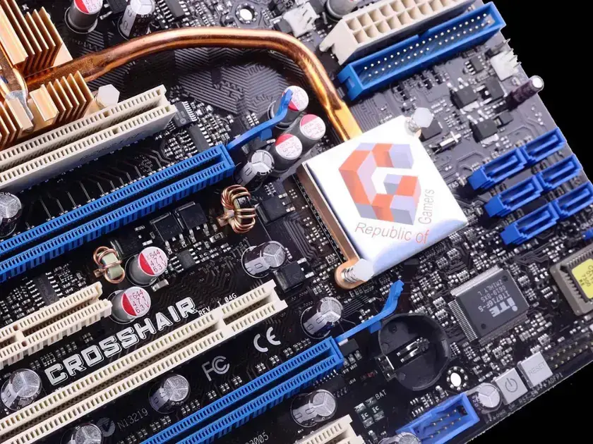 Asus prepara edição limitada da placa-mãe ROG Crosshair AM5 para os 20 anos