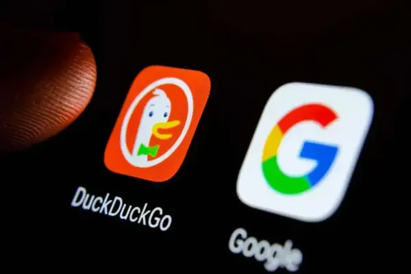 DuckDuckGo cresce entre usuários de iPhone após nova busca AI do Google
