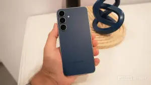 Galaxy S25 FE recebe recurso exclusivo de segurança na atualização One UI 8.5