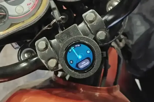 Galaxy Watch 4 vira tela de navegação para motocicletas: projeto DIY inovador