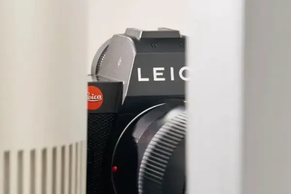 Leica vai lançar câmera full-frame de 44 MP com preço intermediário em junho