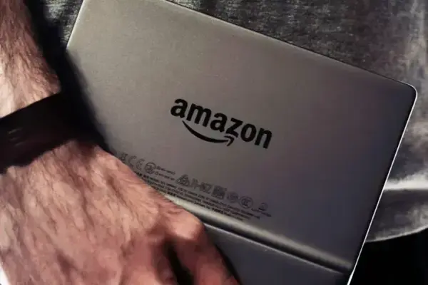 Próximos Kindles da Amazon terão baterias facilmente substituíveis pelo usuário