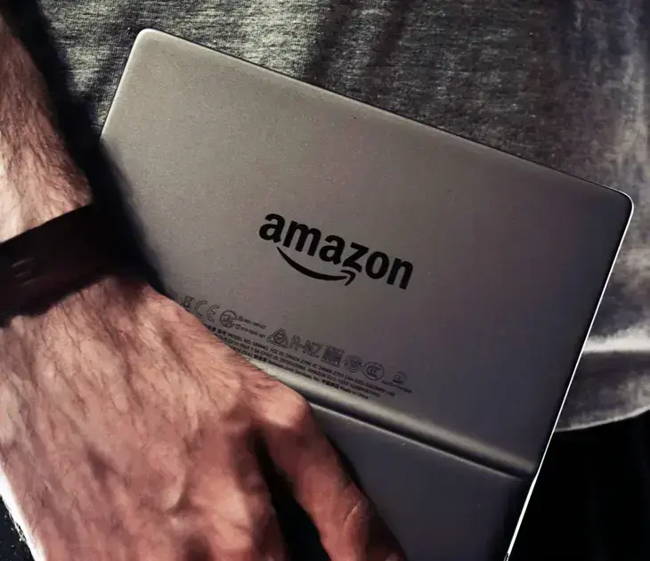 Próximos Kindles da Amazon terão baterias facilmente substituíveis pelo usuário 1 Próximos Kindles da Amazon terão baterias facilmente substituíveis pelo usuário