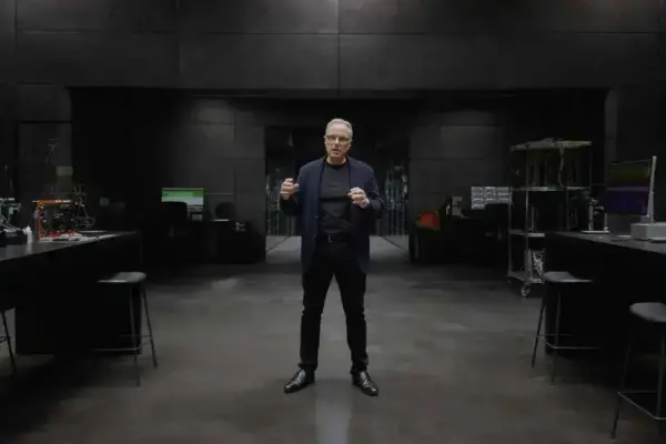 Reestruturação no hardware da Apple destaca Johny Srouji no centro da inovação
