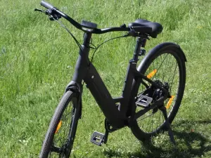 Urtopia Carbon 1 ST: E-bike inteligente com recursos impressionantes e algumas limitações