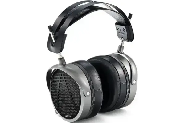 Audeze lança fones MM-520 com tecnologia planar para produtores musicais