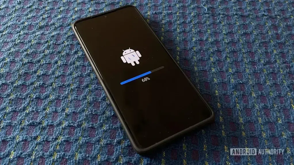 Como atualizar manualmente três apps essenciais do Google em celulares Samsung