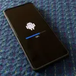 Como atualizar manualmente três apps essenciais do Google em celulares Samsung