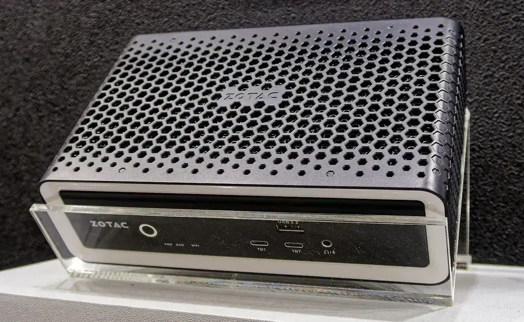 Conheça o Zotac ZBOX CI471 nano: mini PC fanless com Intel Wildcat Lake 1 Conheça o Zotac ZBOX CI471 nano: mini PC fanless com Intel Wildcat Lake