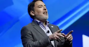 Crítica de ex-chefe da PlayStation expõe crise de identidade da Xbox