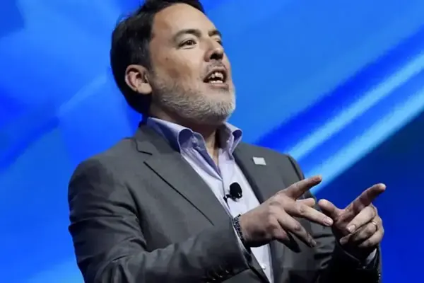 Crítica de ex-chefe da PlayStation expõe crise de identidade da Xbox