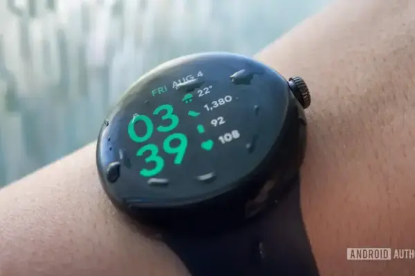 Descoberto Google Pixel Watch 5 funcional após ser encontrado no fundo do mar