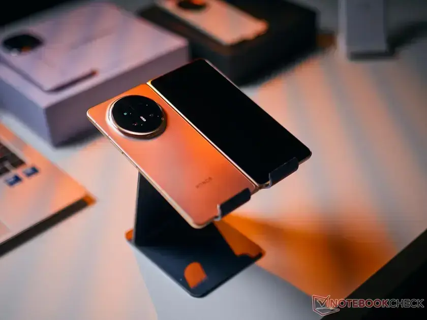 Honor Magic V6: smartphone dobrável com design ultra fino chega ao mercado global