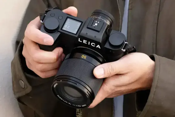 Leica lança nova Summilux 50 mm f/1.4: 45% mais leve e €1.550 mais barata