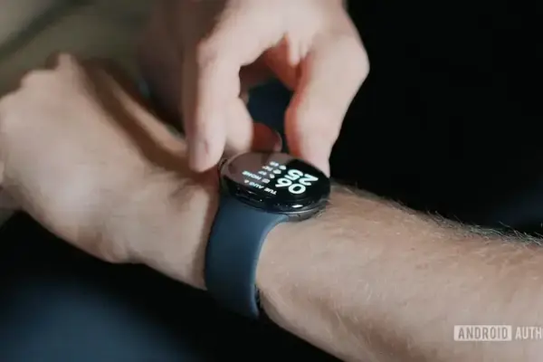 Pixel Watch muda interface para chamadas recebidas no Wear OS