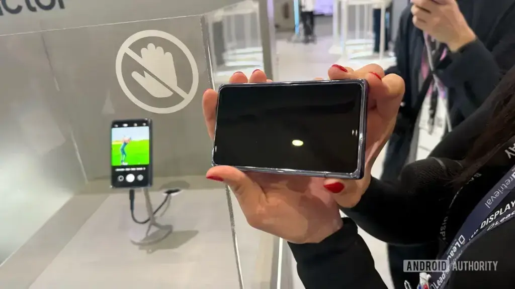 Samsung patenteia celular dobrável, enrolável e compacto como um tijolo