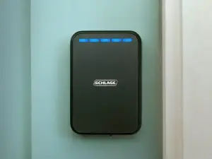 Schlage Sense Pro: Tranca inteligente com Matter e UWB chega por $399