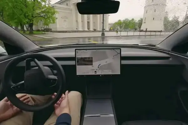 Tesla lança Full Self-Driving na China e enfrenta rivais locais em desafio tecnológico