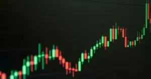 AAPL sobe 15% com cautela em IA e estratégias de preço da Apple
