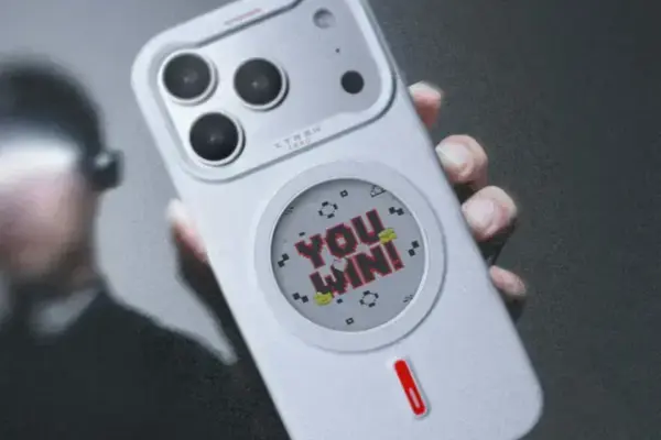Capa Xtrem Instant Custom Case: smartphone com display E-Ink que dispensa energia contínua