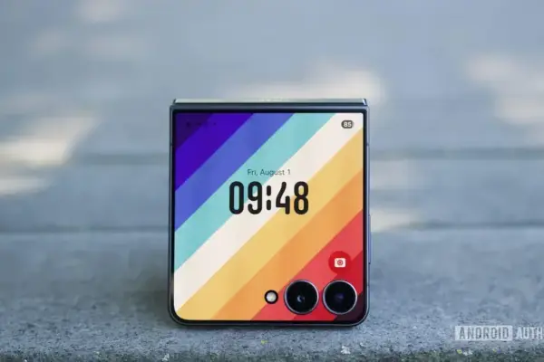 Galaxy Z Flip 8: primeiras imagens mostram cores e detalhes do novo dobrável Samsung
