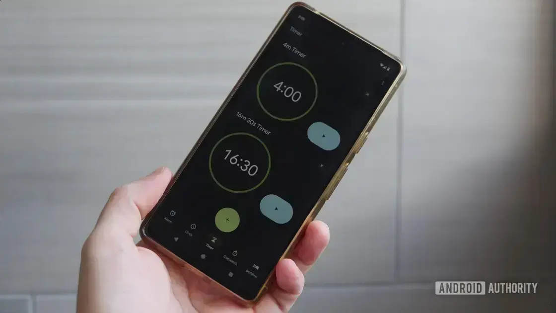 Google Clock 9.0 ganha suporte a Live Updates para cronômetro e temporizador