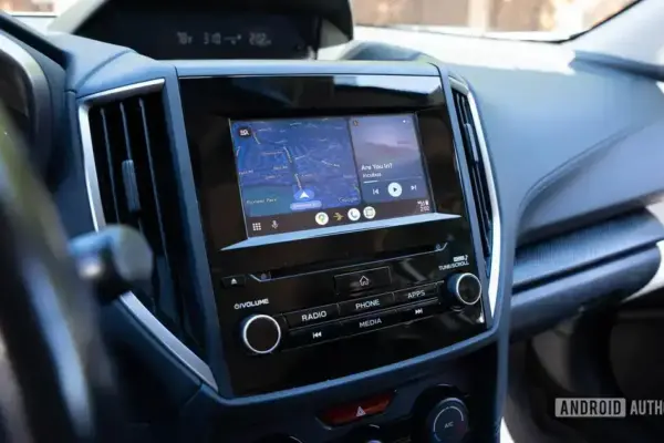 Google libera correção para falhas no Android Auto 17.2 após crashes e desconexões