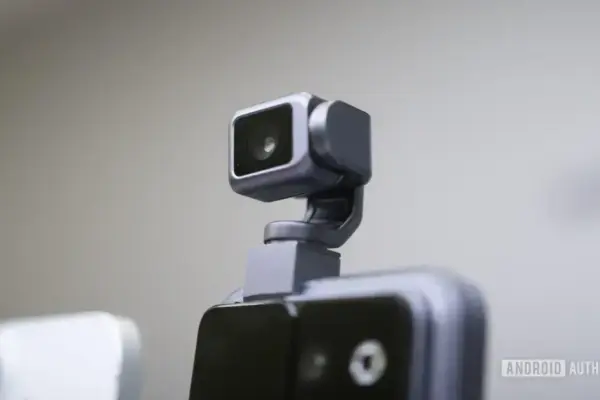HONOR Robot Phone: gimbal 4D, Snapdragon Elite e bateria gigante em lançamento