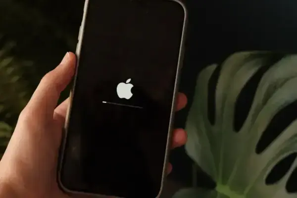 iOS 26.6: Como a IA Claude da Anthropic detectou falha no Safari da Apple
