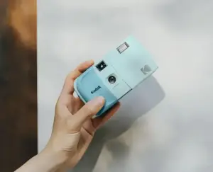 Kodak EC35: câmera analógica pocket de $35 com lente 25mm e trava de obturador