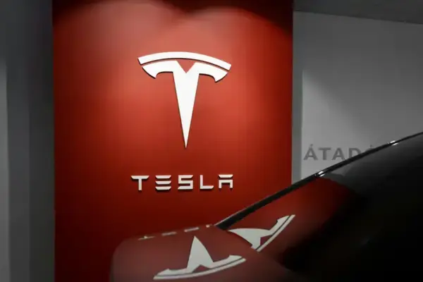 Motorista de Tesla acelerou até o limite antes de tragédia em Texas